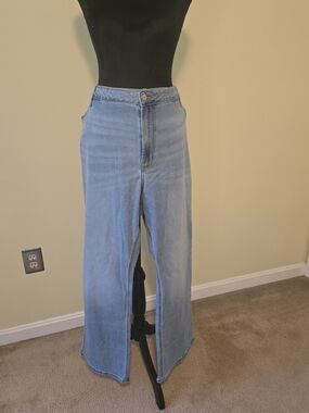 NWT Old Navy Light Blue Wide-Leg Jeans